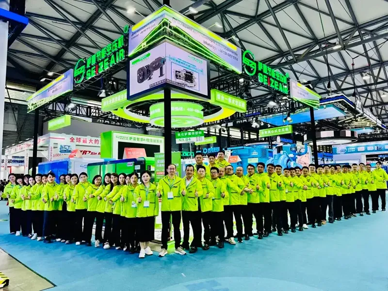 Premiera nowych, energooszczędnych sprężarek powietrza Seize Air na targach PTC Asia 2025